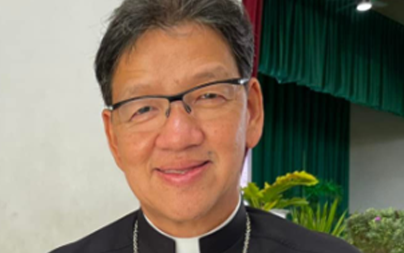 Magmatngon sa nagsul-ob og sotana – Bishop Abet