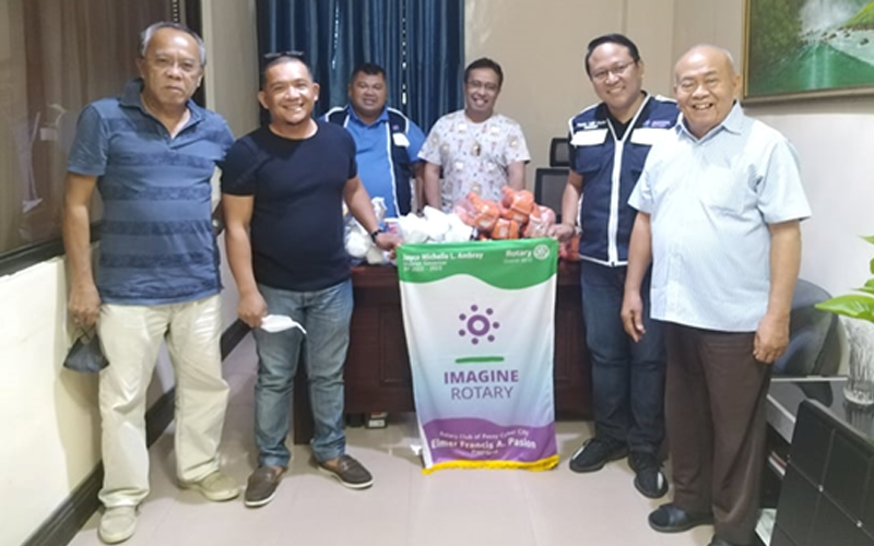 Tulo ka lungsod nakadawat og sports equipments gikan sa RCPCC-PH CARES