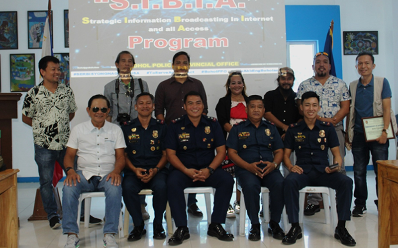 Bohol media members honored