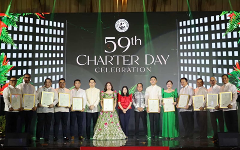 Mayor Jane Yap takes oath, vows to strengthen family-centered governance