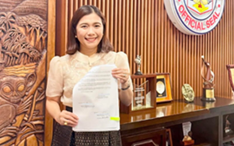 Aris signs new tourism code