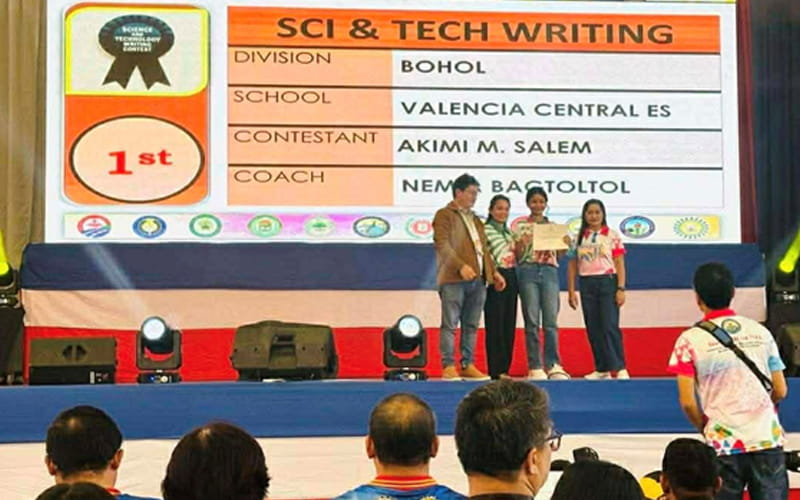 Valencia Pupil First Place sa Regional Press Conference